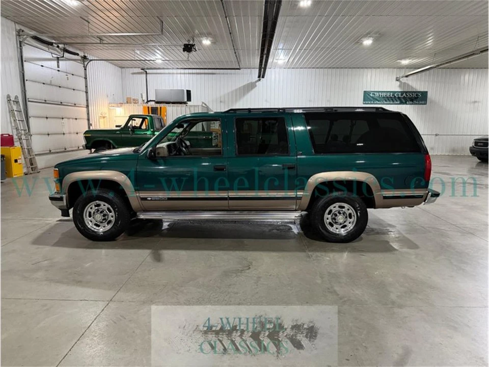 1996 Chevrolet Suburban 8th Gen - Image 2 of 31