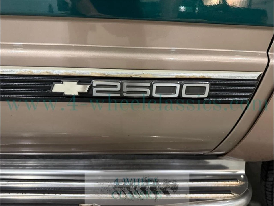 1996 Chevrolet Suburban 8th Gen - Image 19 of 31