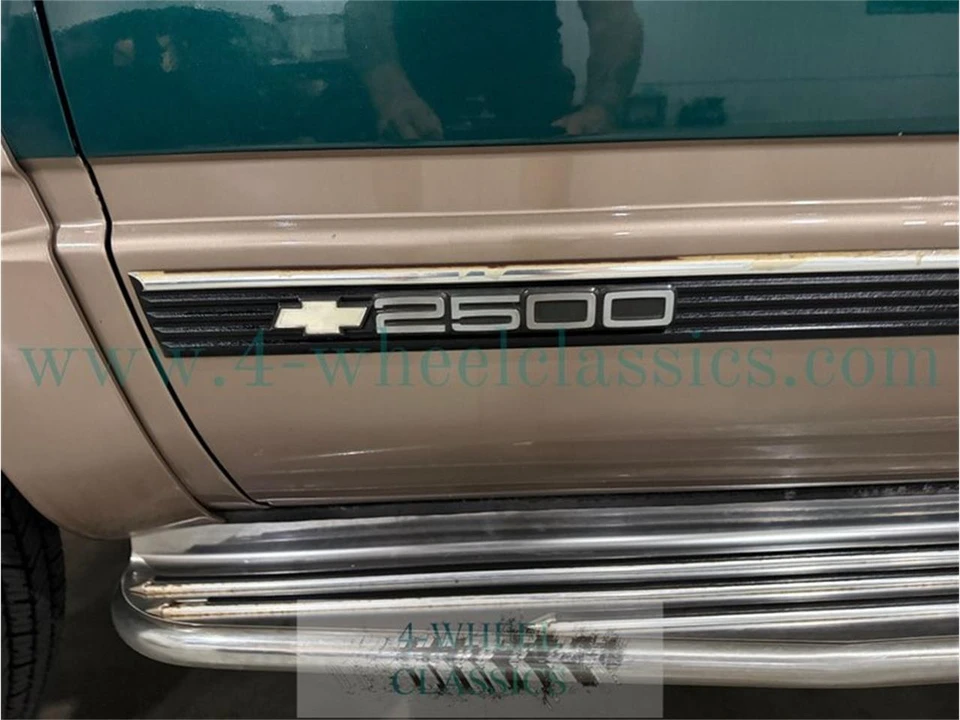 1996 Chevrolet Suburban 8th Gen - Image 15 of 31