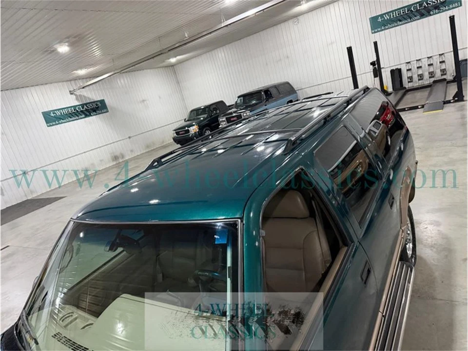 1996 Chevrolet Suburban 8th Gen - Image 12 of 31