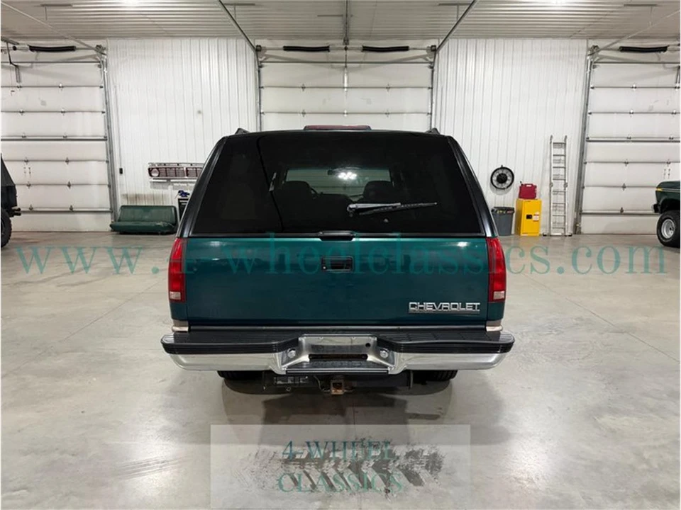 1996 Chevrolet Suburban 8th Gen - Image 4 of 31
