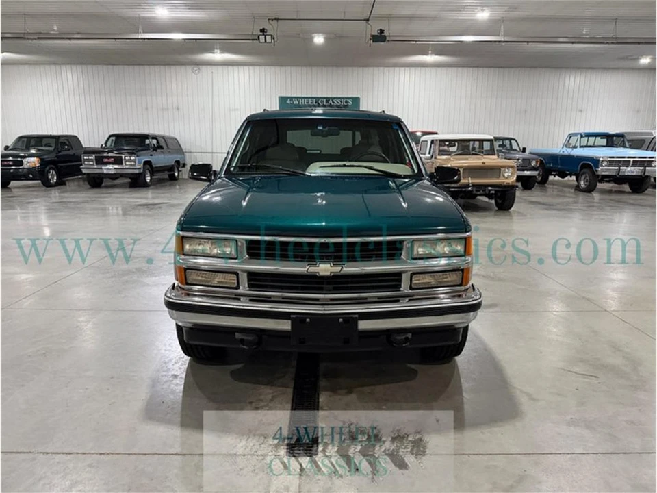 1996 Chevrolet Suburban 8th Gen - Image 8 of 31