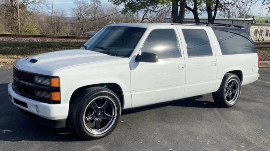 1996 Chevrolet Suburban 8th Gen - Image 8 of 18