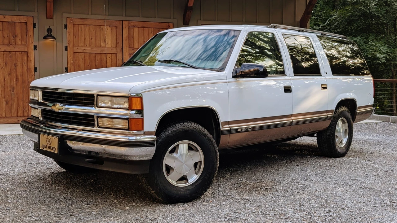 1996 Chevrolet Suburban 8th Gen - Image 10 of 31