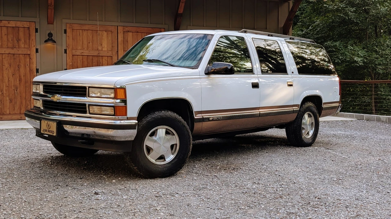 1996 Chevrolet Suburban 8th Gen - Image 12 of 31