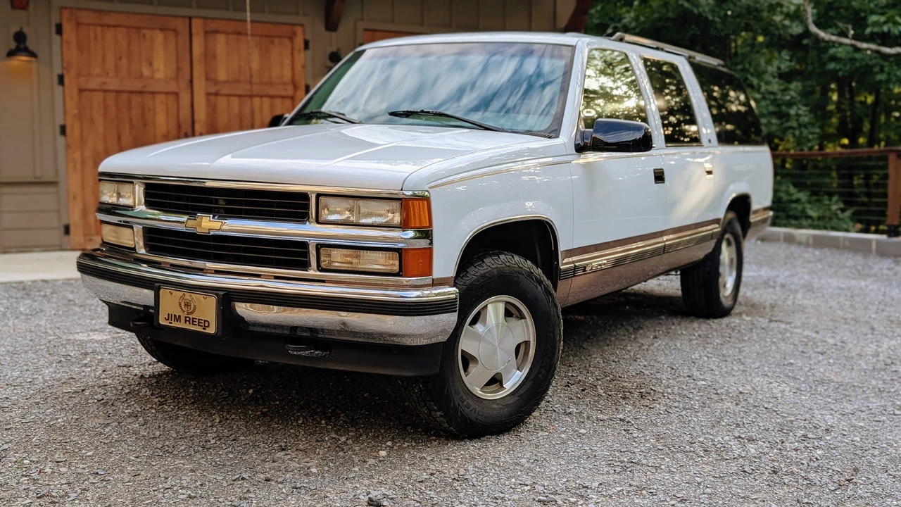 1996 Chevrolet Suburban 8th Gen - Image 5 of 31