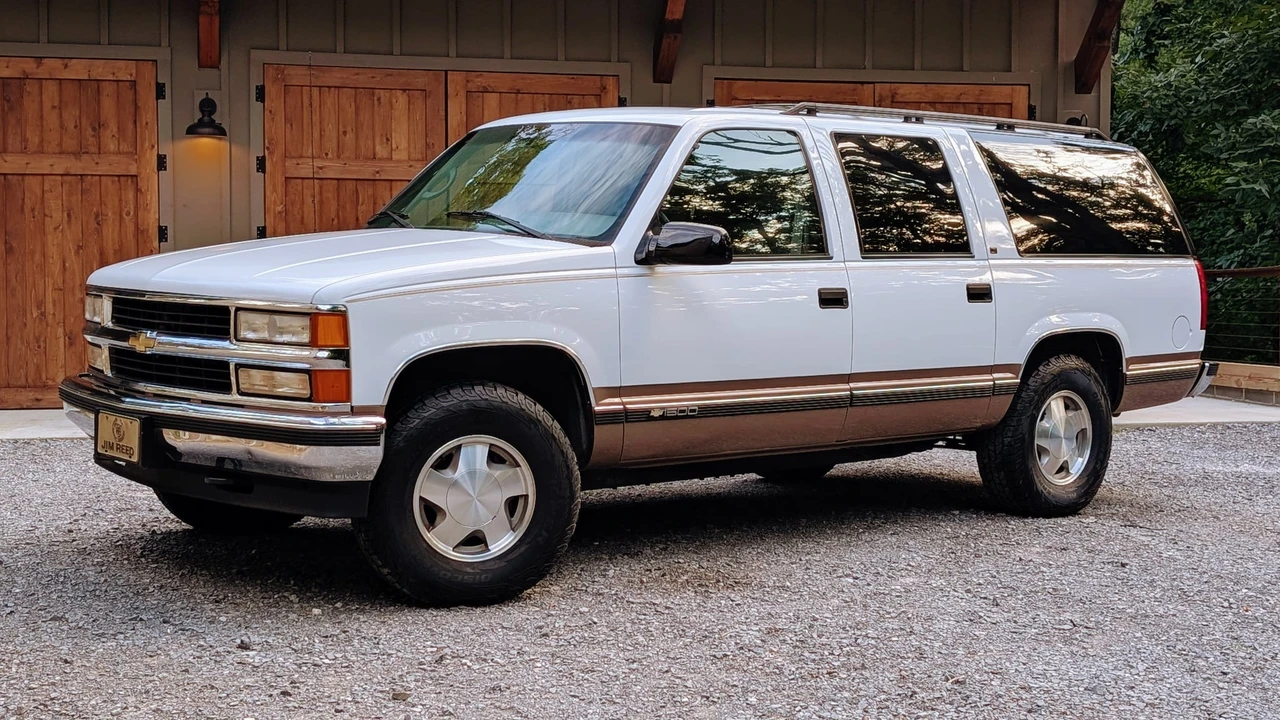 1996 Chevrolet Suburban 8th Gen - Image 13 of 31
