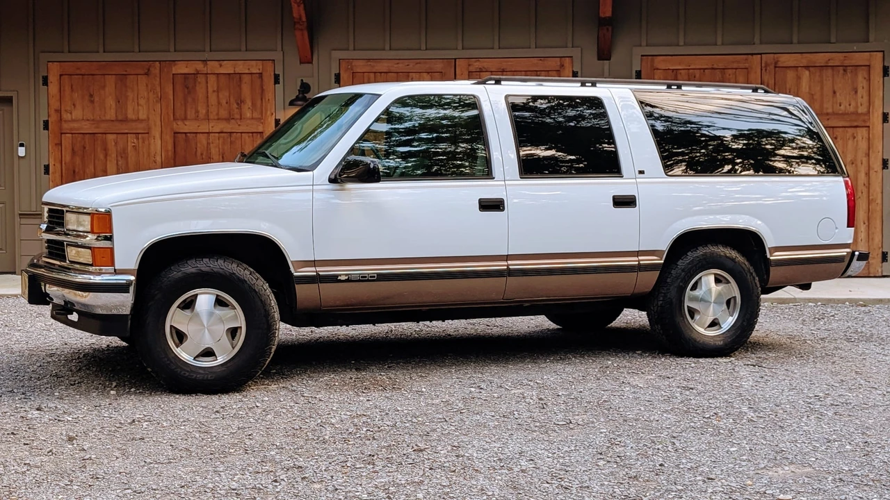 1996 Chevrolet Suburban 8th Gen - Image 20 of 31