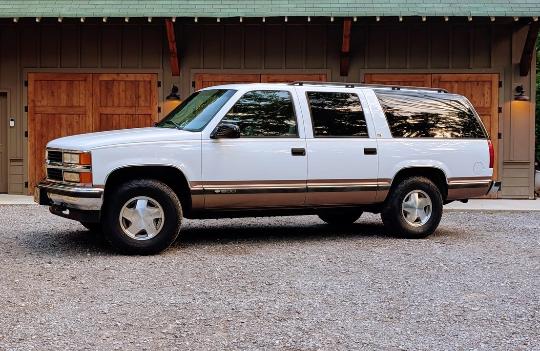 1996 Chevrolet Suburban 8th Gen - Image 23 of 31