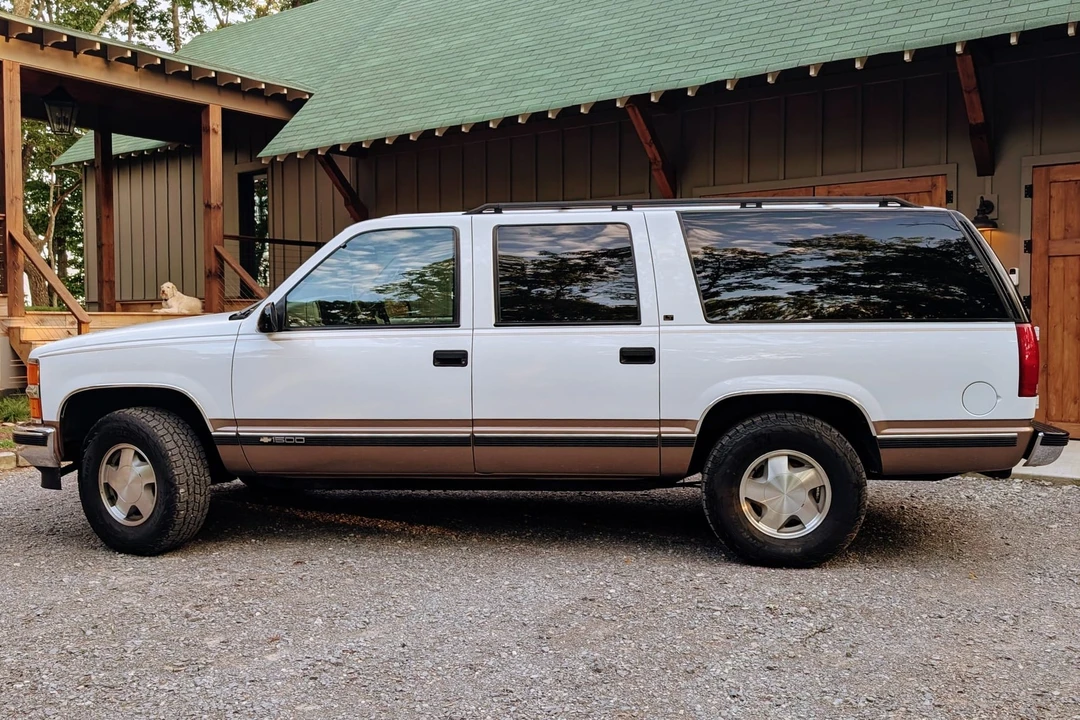 1996 Chevrolet Suburban 8th Gen - Image 25 of 31