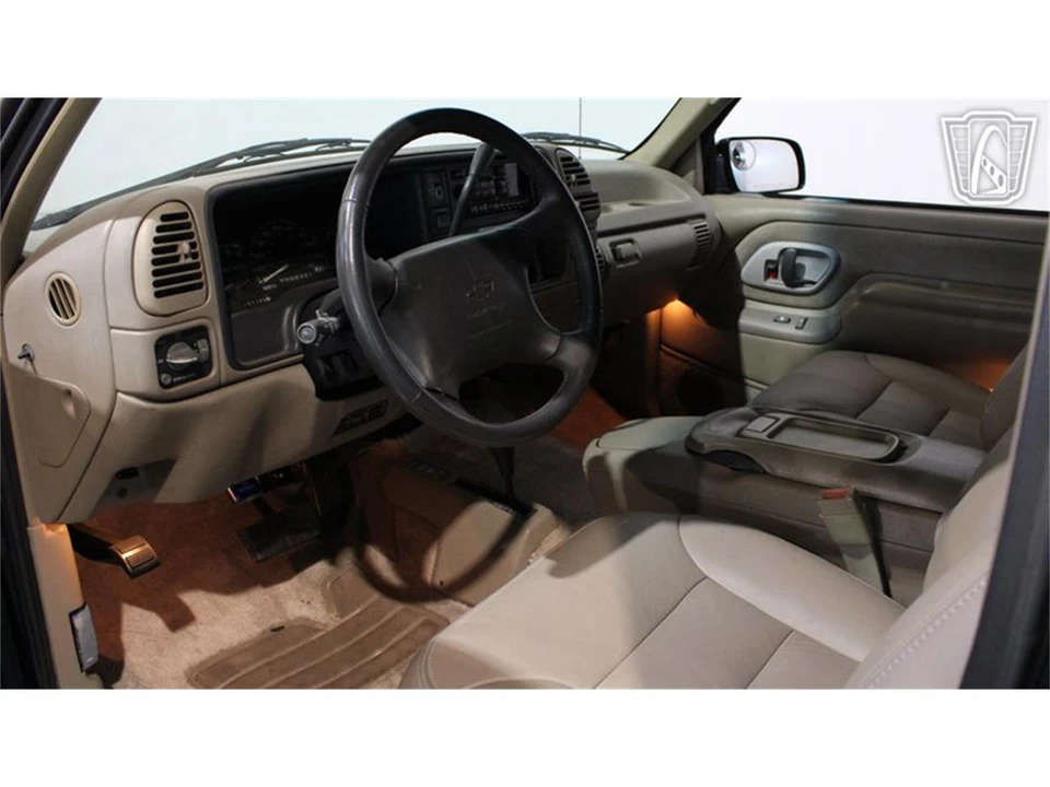 1996 Chevrolet Tahoe 1st Gen - Image 6 of 31