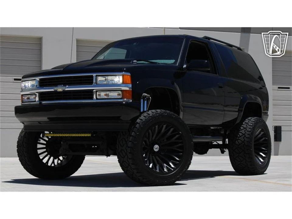 1996 Chevrolet Tahoe 1st Gen - Image 2 of 31