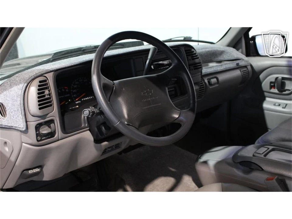1996 Chevrolet Tahoe 1st Gen - Image 14 of 31
