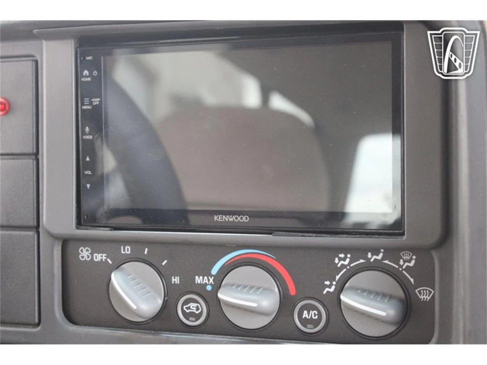 1996 Chevrolet Tahoe 1st Gen - Image 6 of 31