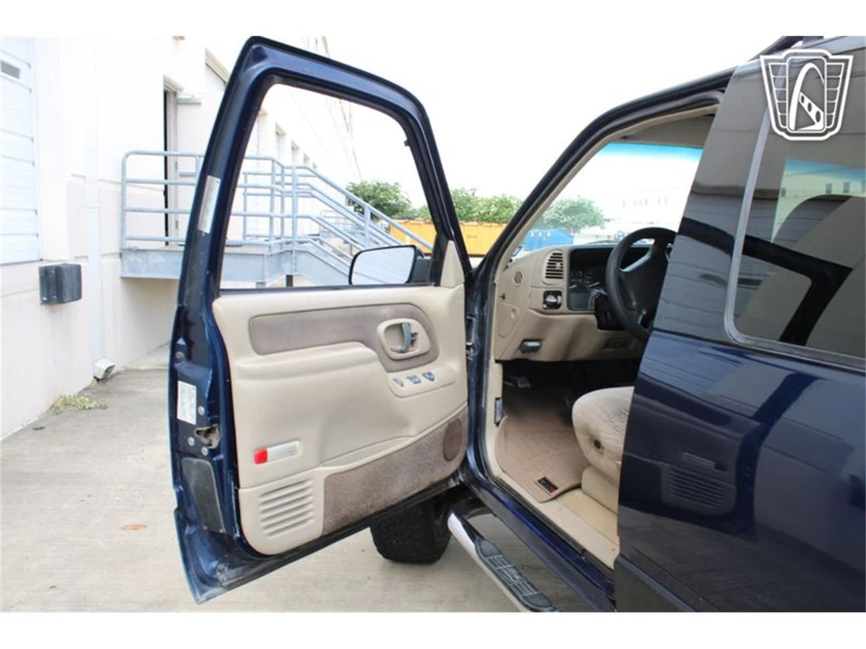 1996 Chevrolet Tahoe 1st Gen - Image 17 of 31