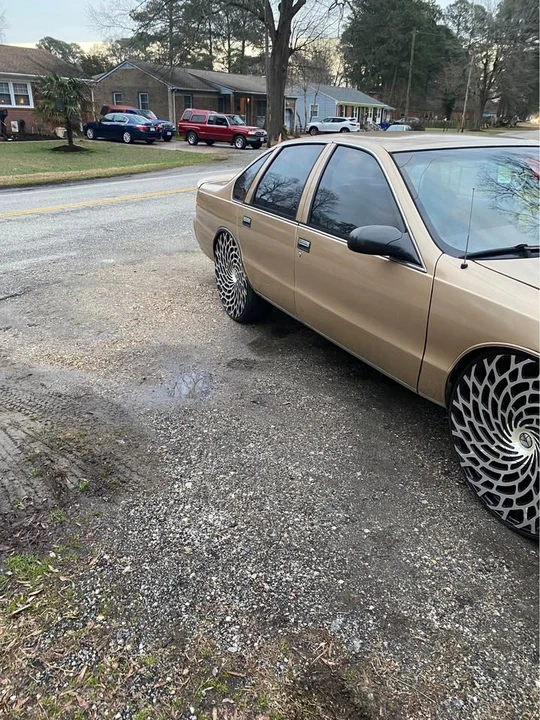 1996 Chevrolet Caprice - Image 2 of 8