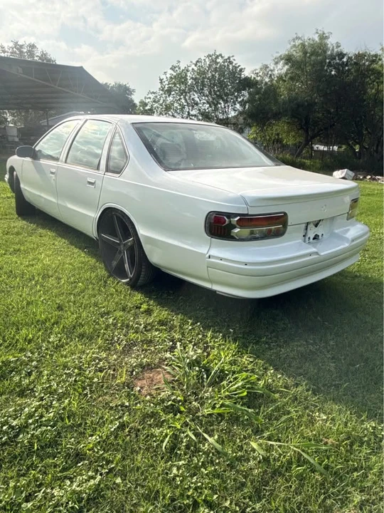 1996 Chevrolet Caprice - Image 2 of 6