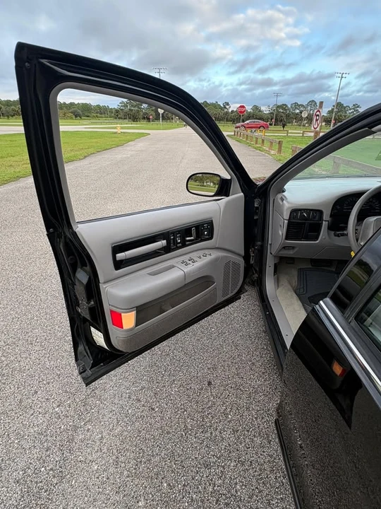 1996 Chevrolet Impala 7th Gen - Image 9 of 17