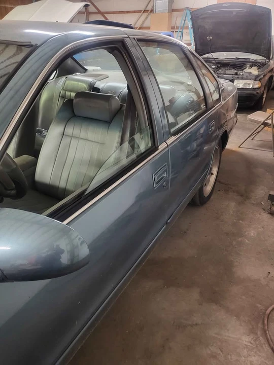 1996 Chevrolet Impala 7th Gen - Image 2 of 9