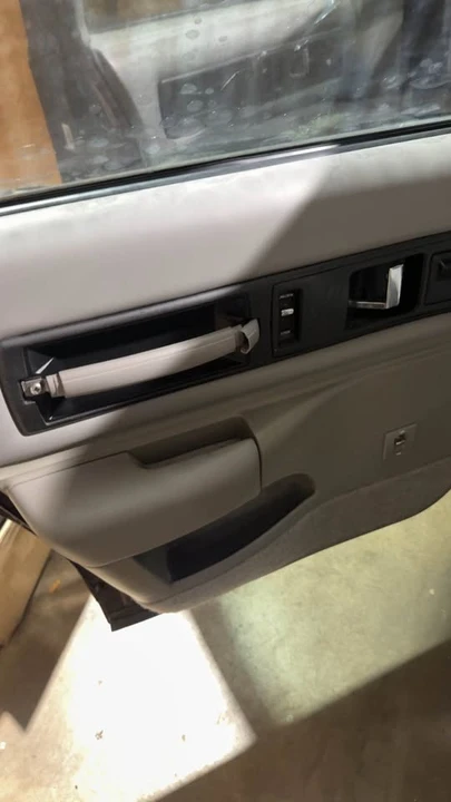 1996 Chevrolet Impala 7th Gen - Image 7 of 12