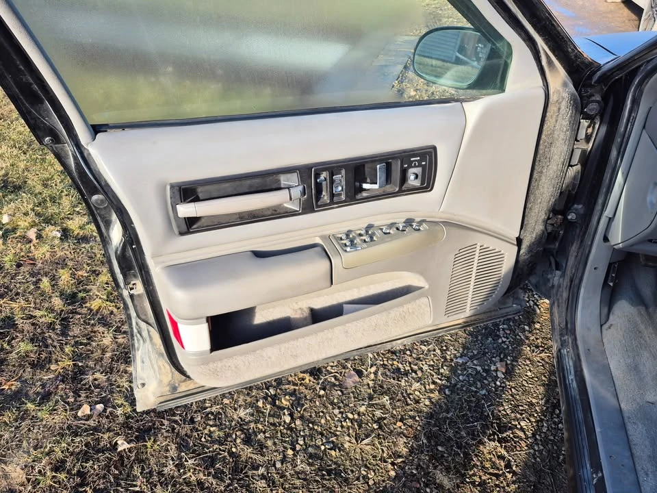 1996 Chevrolet Impala 7th Gen - Image 9 of 10