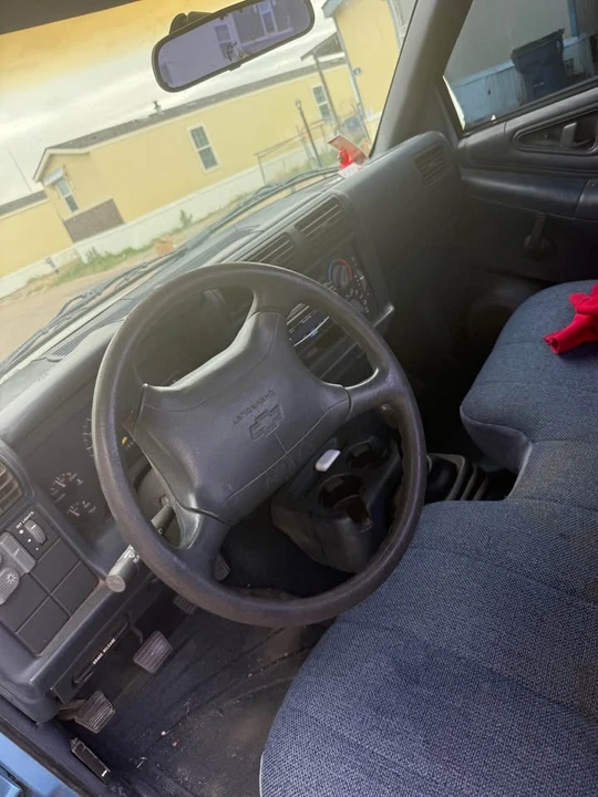 1996 Chevrolet S-10 - Image 5 of 11