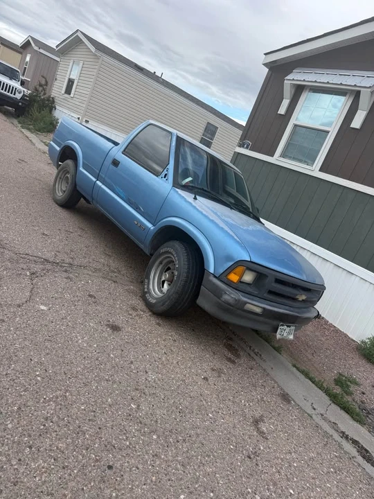 1996 Chevrolet S-10 - Image 2 of 11