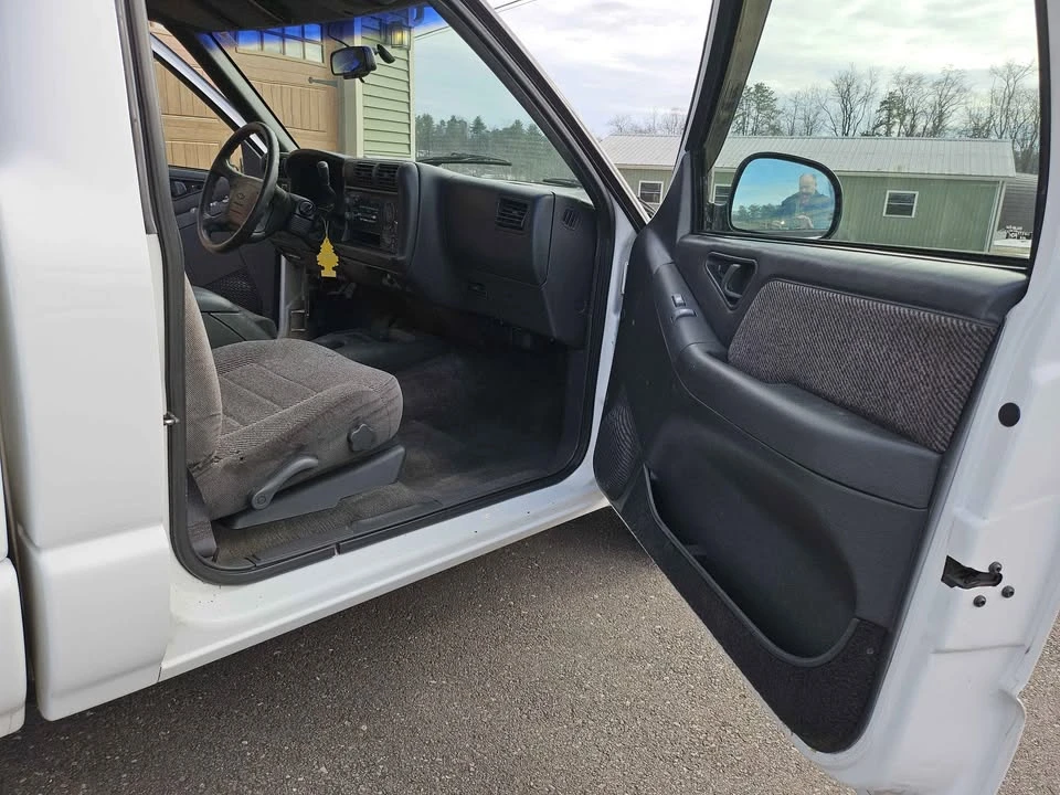 1996 Chevrolet S-10 - Image 17 of 18