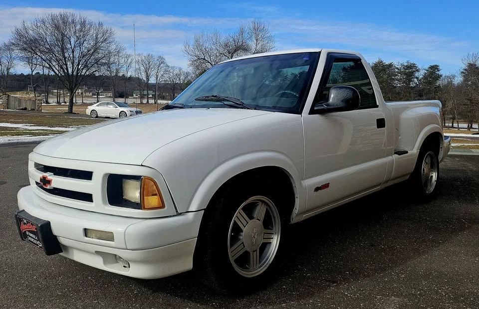 1996 Chevrolet S-10 - Image 2 of 18