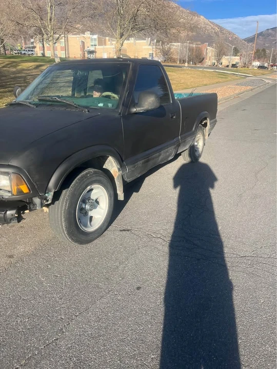 1996 Chevrolet S-10 - Image 2 of 19