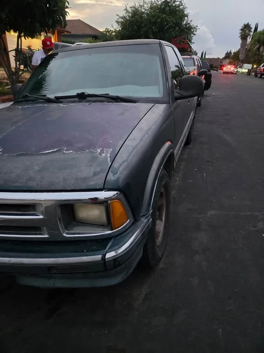 1996 Chevrolet S-10 - Image 4 of 5