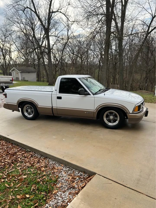1996 Chevrolet S-10 - Image 2 of 8