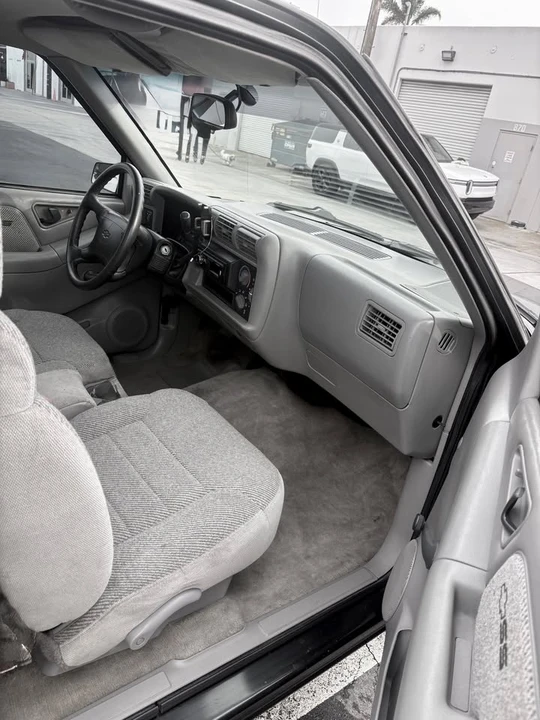 1996 Chevrolet S-10 - Image 10 of 12