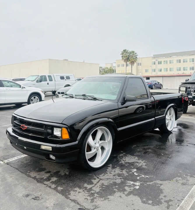 1996 Chevrolet S-10 - Image 4 of 12