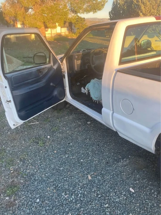 1996 Chevrolet S-10 - Image 2 of 7