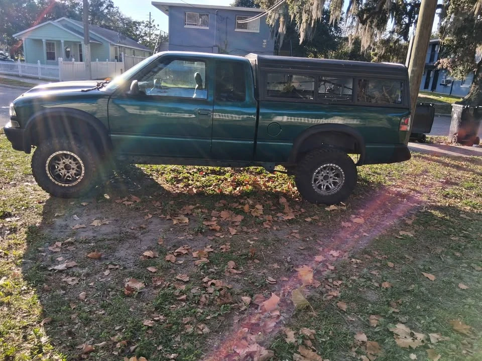 1996 Chevrolet S-10 - Image 2 of 6