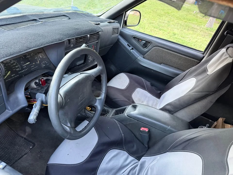 1996 Chevrolet S-10 - Image 6 of 7