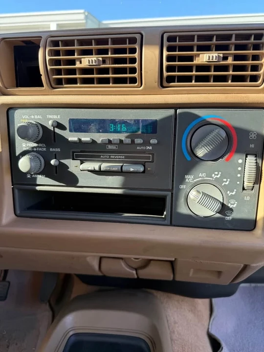 1996 Chevrolet S-10 - Image 7 of 11