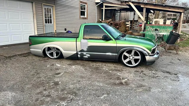 1996 Chevrolet S10 Regular Cab Short Bed