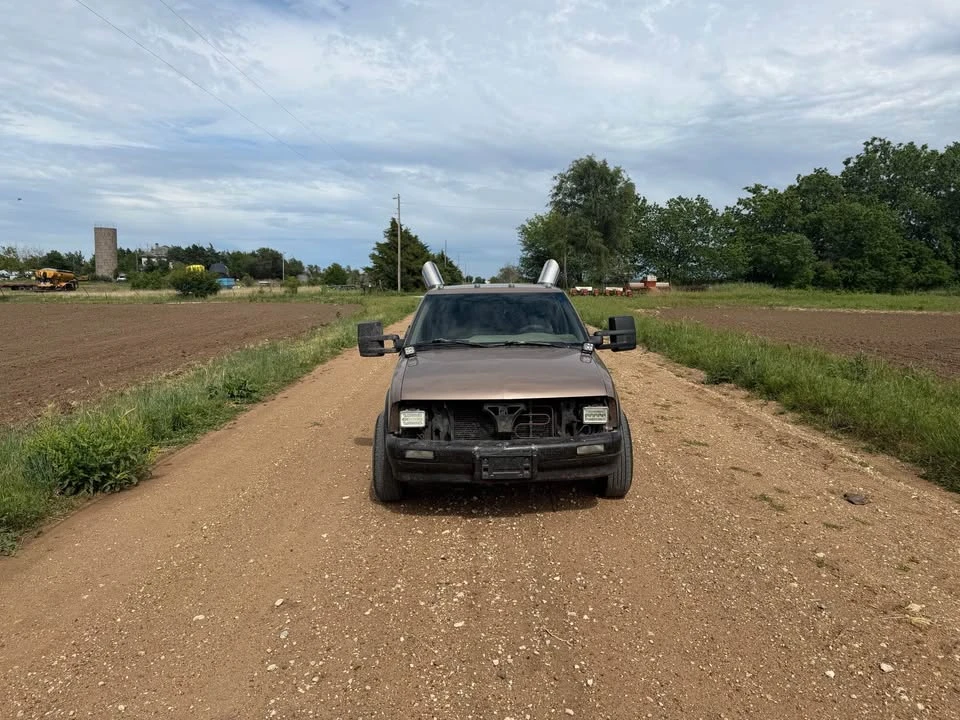 1996 Chevrolet S-10 - Image 2 of 10