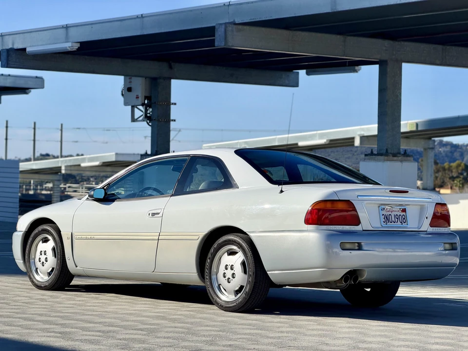 1996 Chrysler Sebring - Image 8 of 31