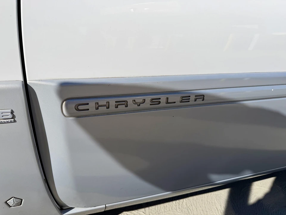 1996 Chrysler Sebring - Image 27 of 31
