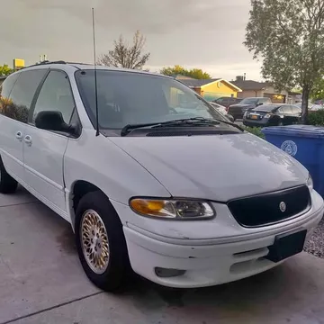 1996 Chrysler Town & Country LXi Minivan 4D
