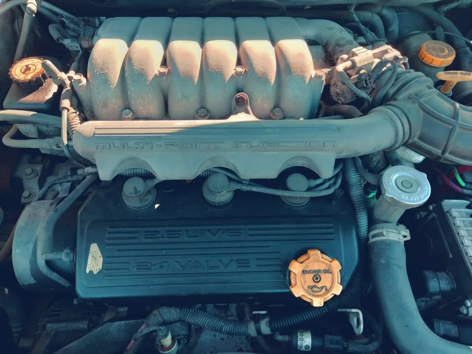 1996 Chrysler Sebring - Image 5 of 14