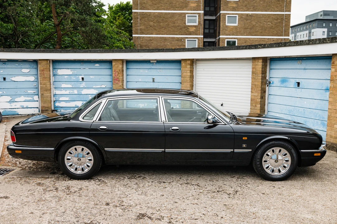 1996 Daimler - Image 9 of 31