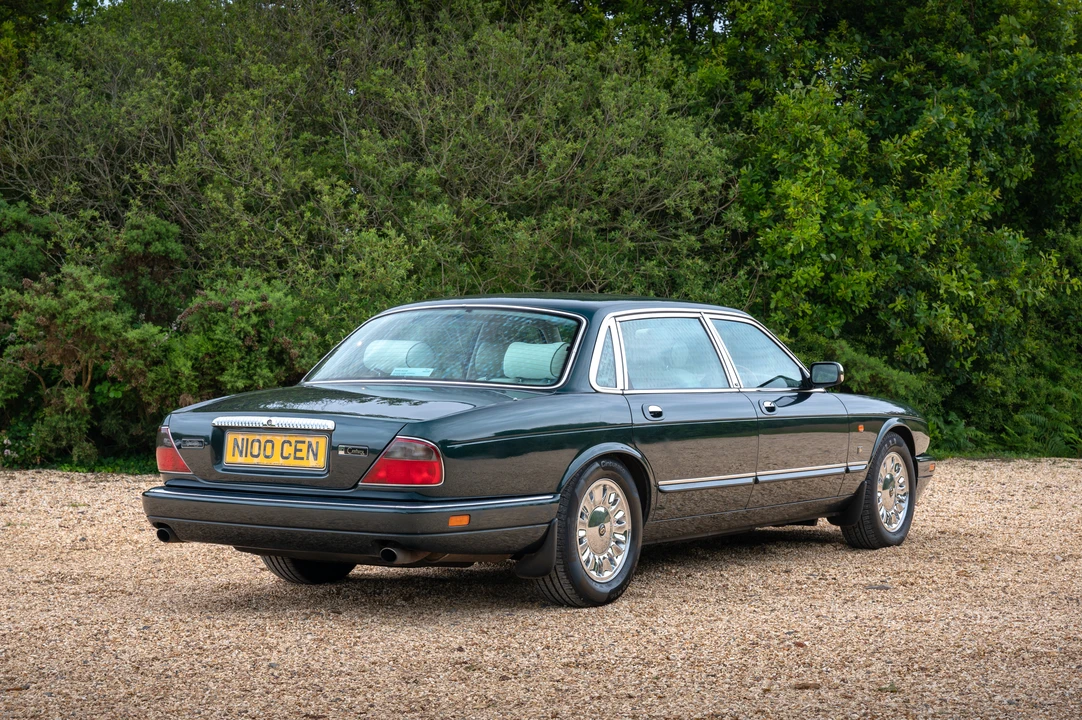 1996 Daimler - Image 8 of 31