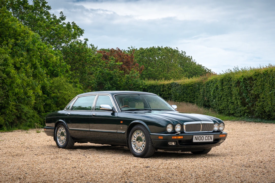 1996 Daimler - Image 10 of 31