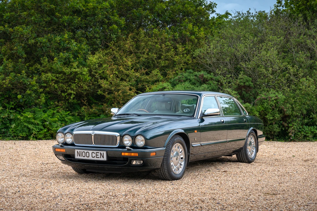 1996 Daimler - Image 4 of 31