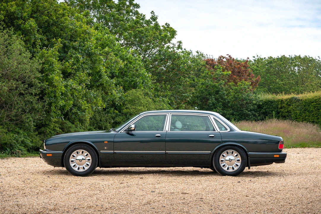 1996 Daimler - Image 5 of 31