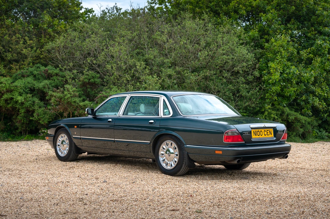 1996 Daimler - Image 6 of 31